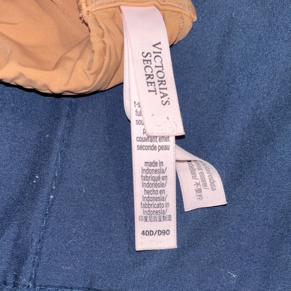 Victoria's Secret Praline t-shirt, push-up full coverage bra.  40D - Picture 4 of 5